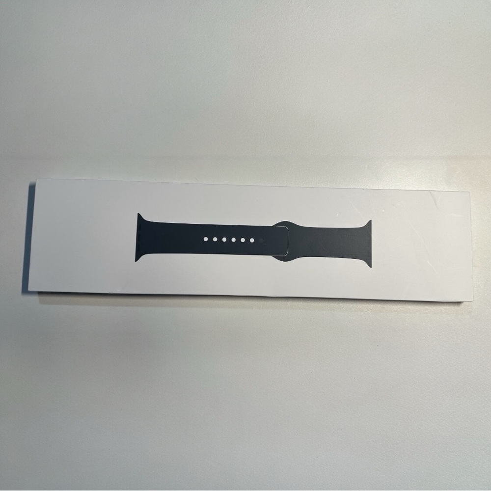 Apple Watch Series 2 42mm Midnight Aluminum Black Band - Picture 4 of 9